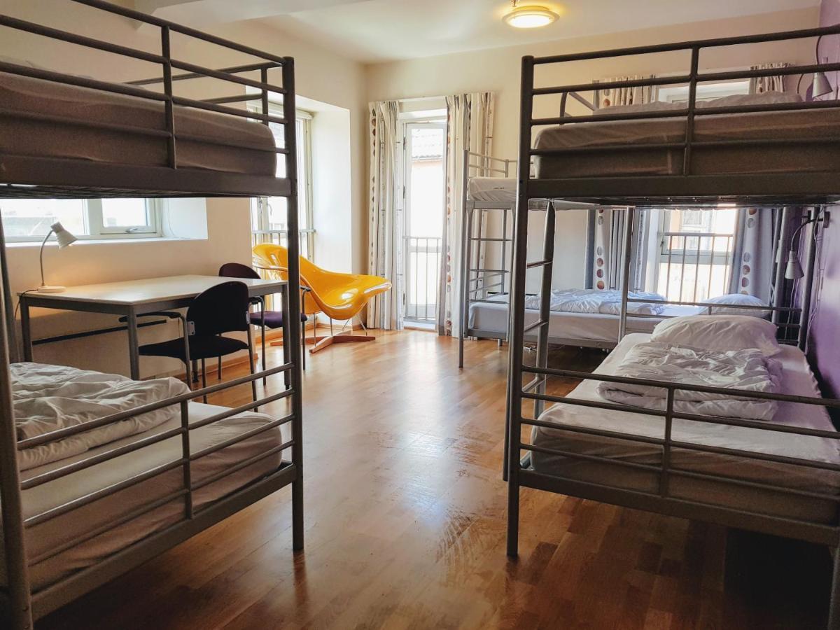 Bed 10-Bed Female Dormitory Room