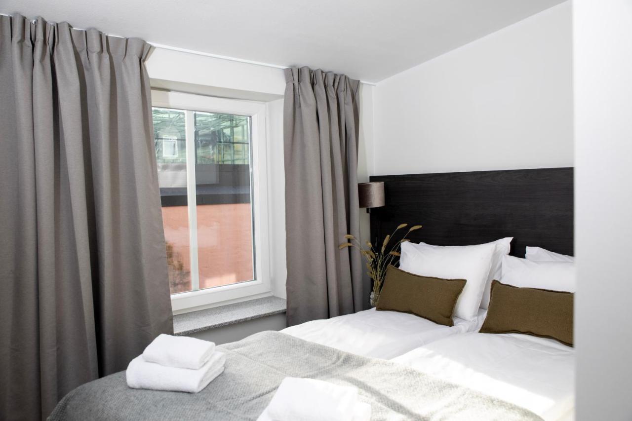 Spacious Room,1365196586:JPEG
