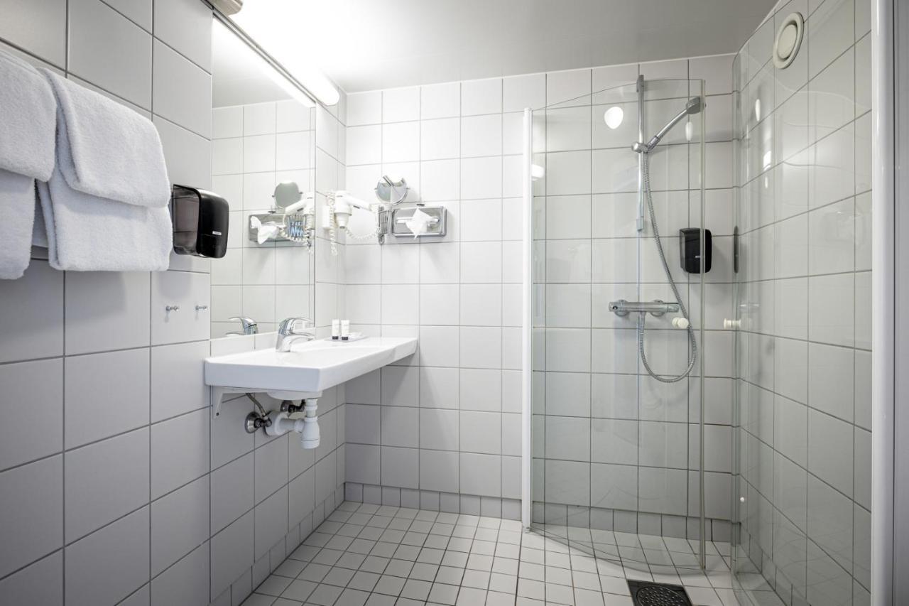 Twin Room,1377205331:JPEG