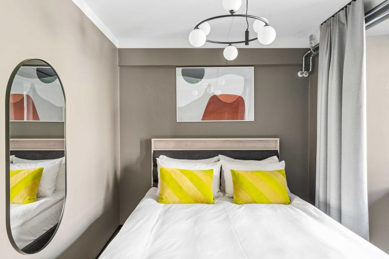 Medium Studio with Kitchenette
