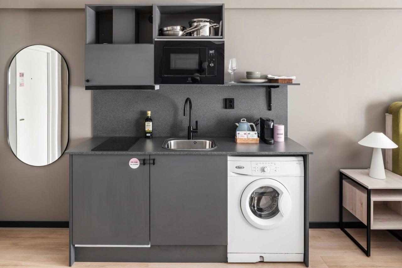Large Studio with Kitchenette