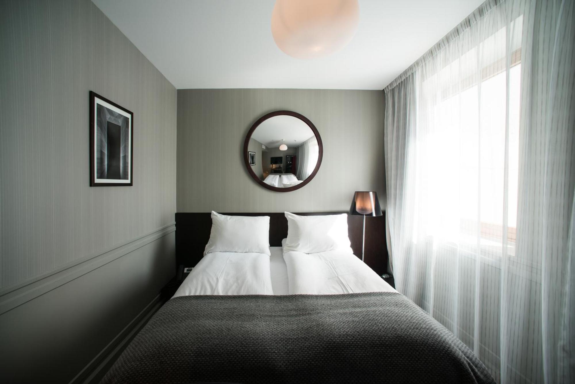 Small Queen Room