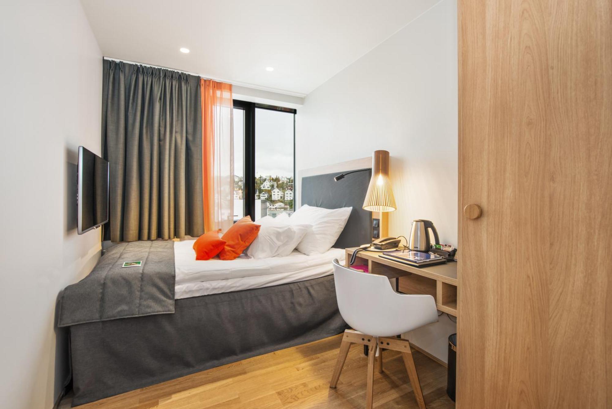 Compact Single,1641748000:JPEG