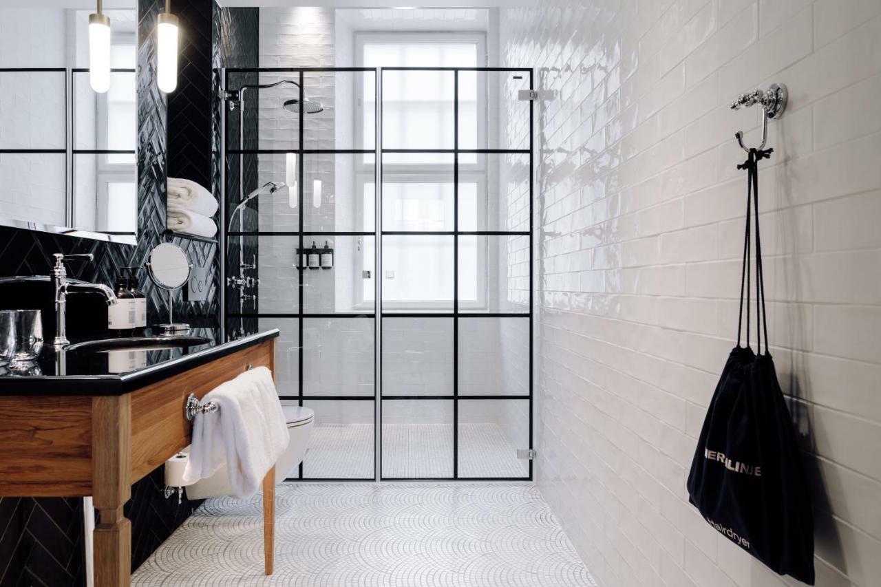 Deluxe King Room,1108708383:JPEG