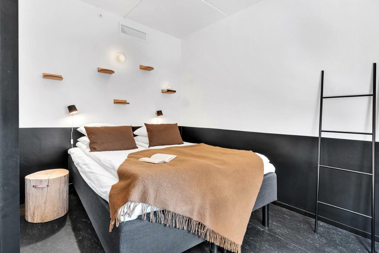 One-Bedroom Apartment,863165270:JPEG