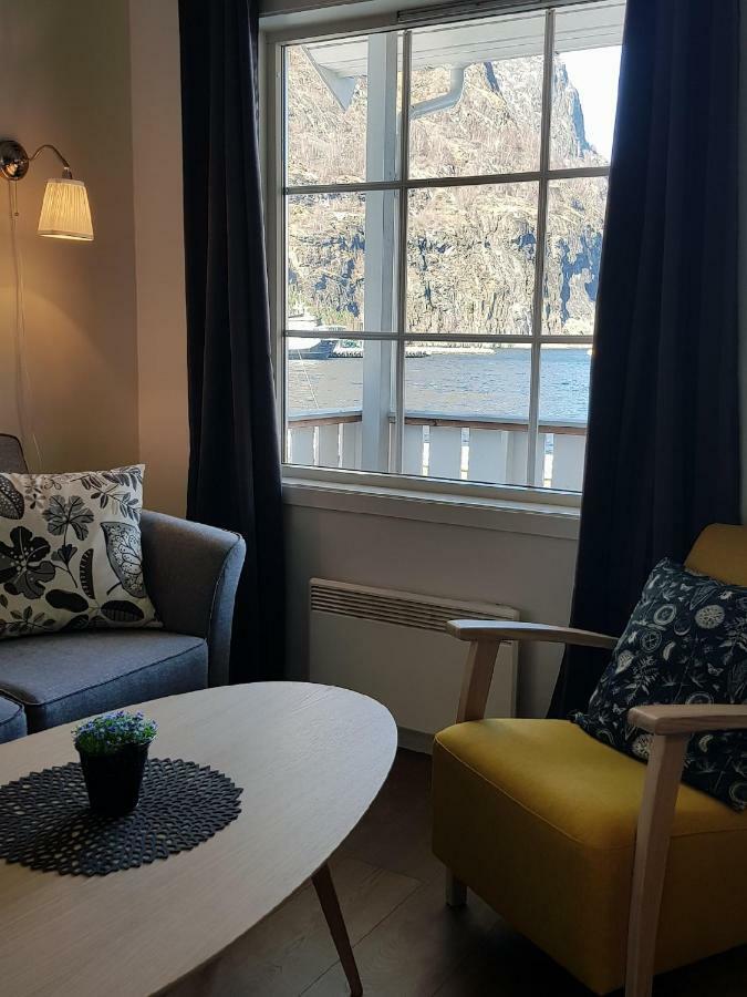 Family Room with kitchenette and fjord view