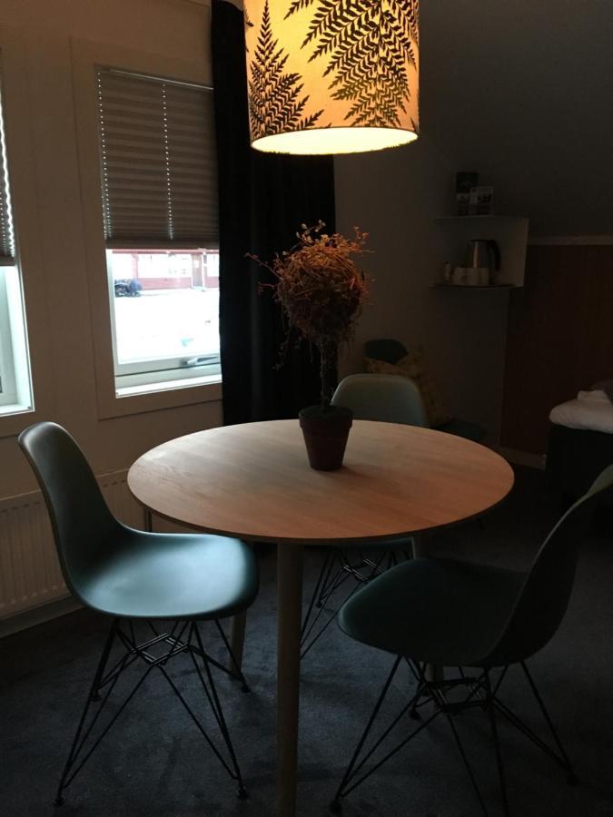 Family Room,974194606:JPEG
