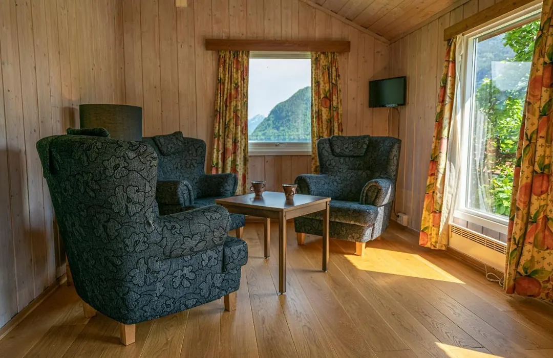 Dragsvik Fjordhotel (Adults Only)-1
