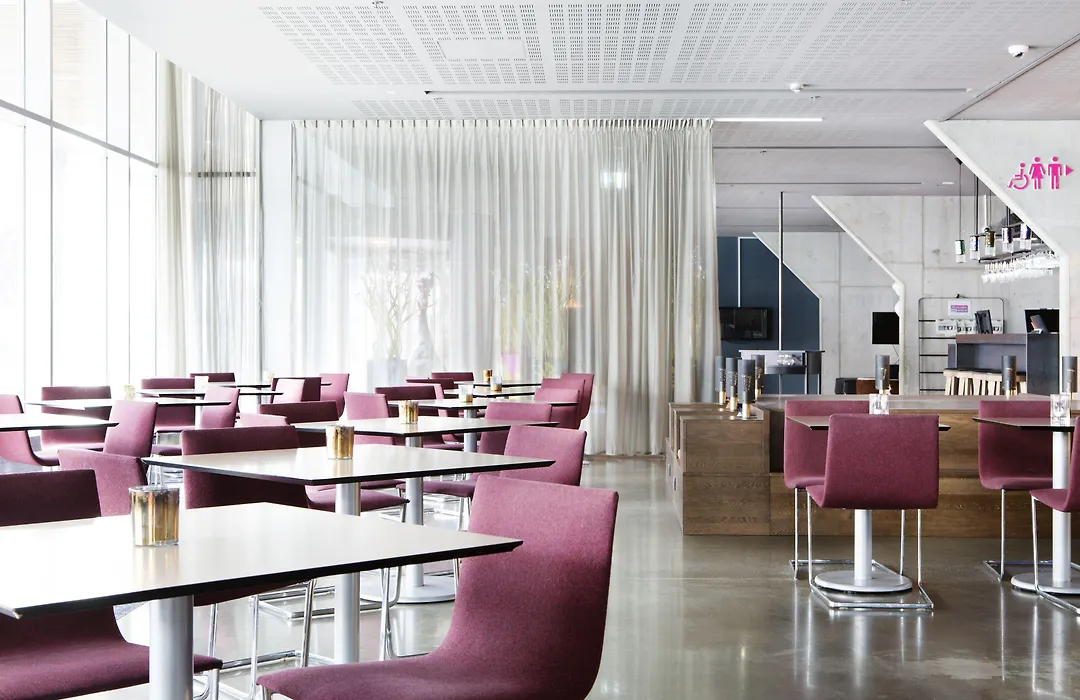 Comfort Hotel Square-1