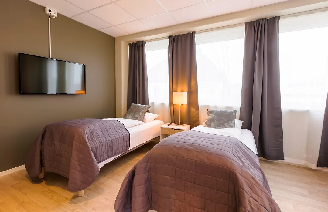 Corner Hotell-1