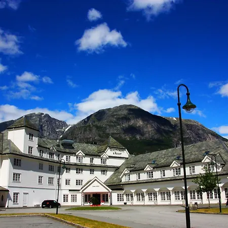 Voringfoss Hotel-3