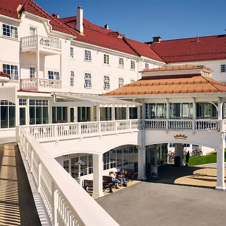 Dr. Holms Hotel-3