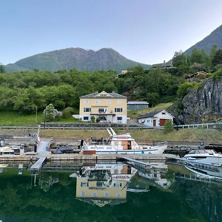 Svingen Guesthouse - Panoramic Fjord Views In Flam-2