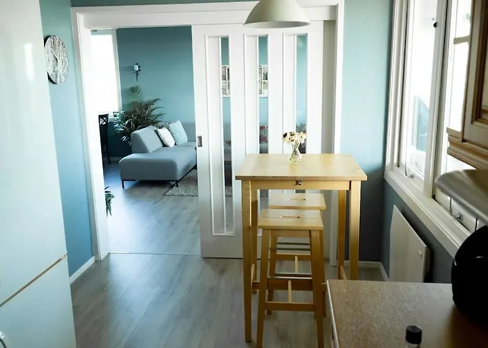 5 Minutes To Downtown Arendal-Free Parking