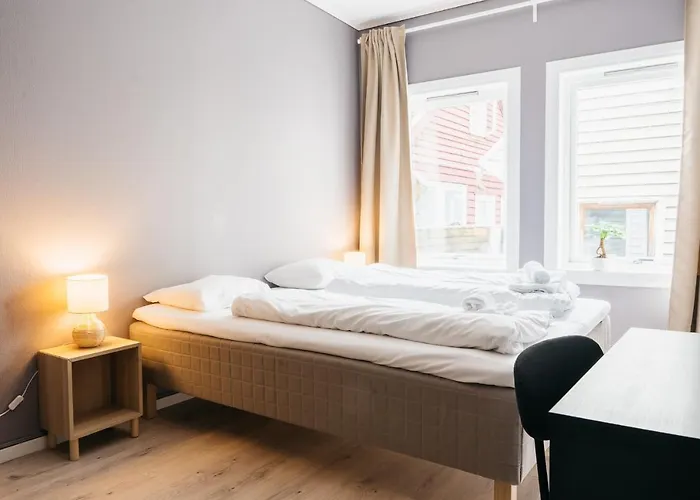 S54 - Private Rooms In The City Center