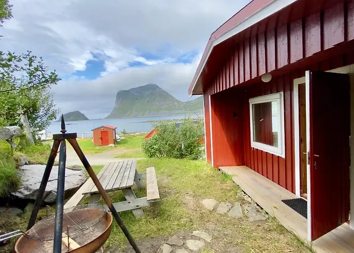 Haukland Camp Cabin