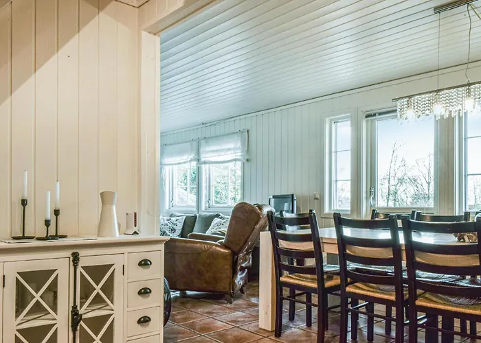 Lovely Home In Lindesnes With Sauna
