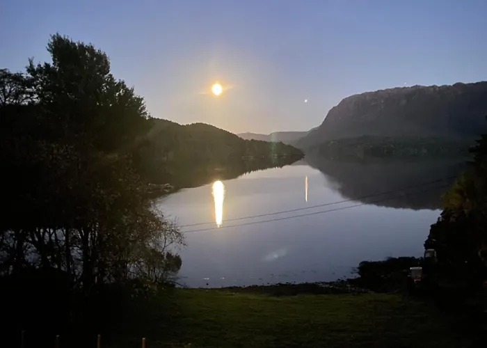 Hytte Ved Sjoen Med Batutleige