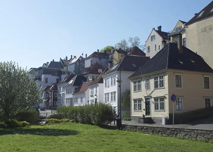 Historic Bergen House, Right In The Middle Of Everything!