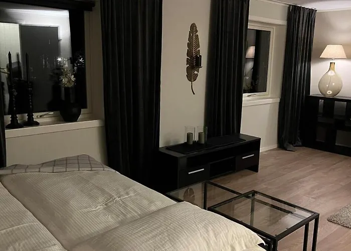 Central And Spacious With 3 Bedrooms And Beds For 10 Persons