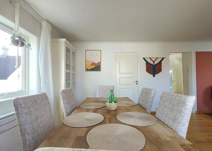 Central Modern Lyse Fjord Apartment
