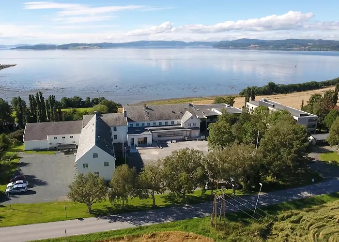 Sund Sommerhotell, Inderoy