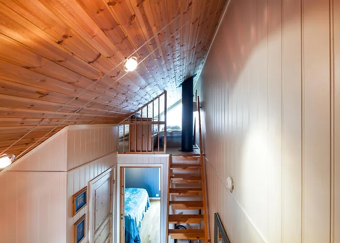 Modern Seahouse In Svolvaer With Stunning Views!