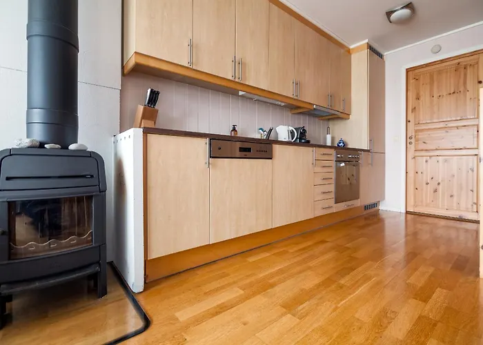 Modern Seahouse In Svolvaer With Stunning Views!