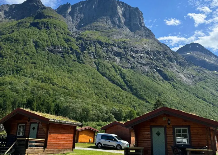 Trollstigen Camping And Gjestegard