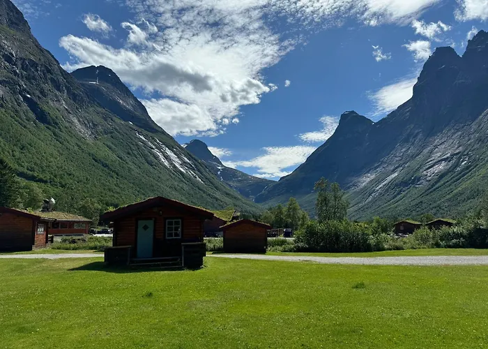 Trollstigen Camping And Gjestegard