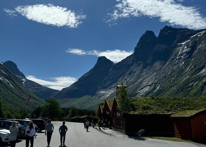 Trollstigen Camping And Gjestegard