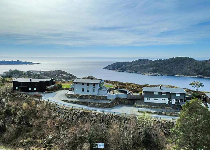 Lovely Home In Lindesnes With Sauna