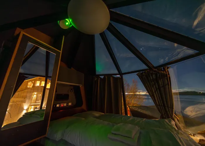 Steam Pier Adventure Hotel