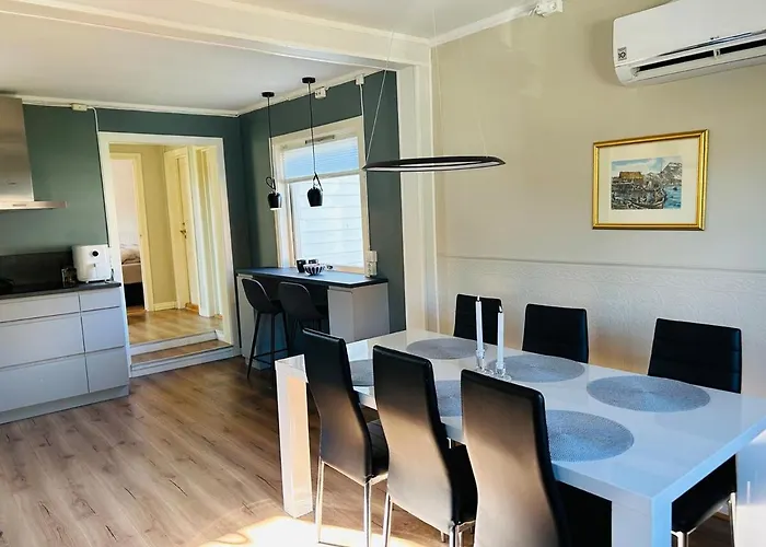 Koselig Hus I Svolvaer I Lofoten Med Elbil-Lader