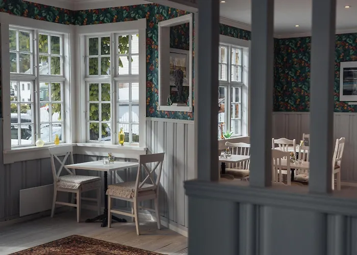 Valldal Fjord Lodge B&B