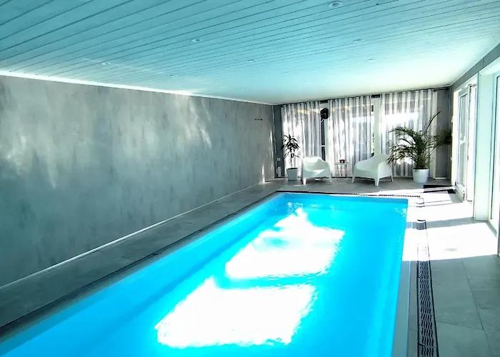 Cosy Family Home With Pool