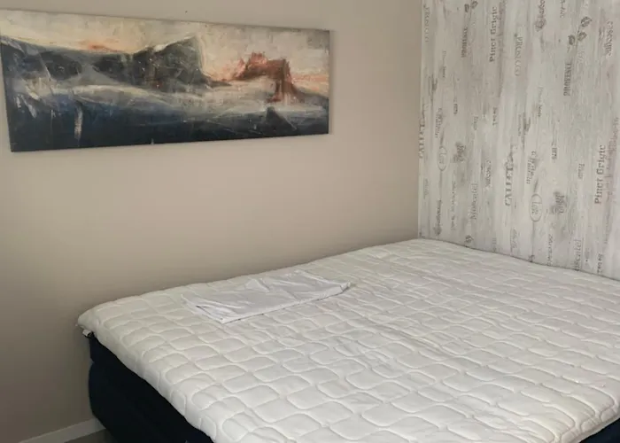 Hakoyvein 151 , Seaside Lounge,Cozy Two Separate Units ,1 Bedroom Or 2 Bedrooms Electric Vehicle Station, Tromso