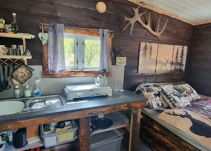 Hjortebu I Naturskjonne Omgivelser