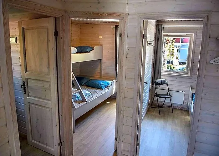 Spacious Holiday Home In Kinsarvik