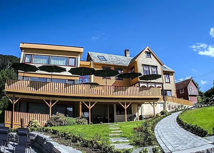 Lavik Fjord Hotel & Apartments
