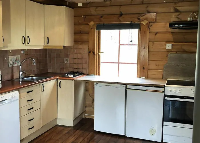 Timber Cabin, Centrally Located In Bodo