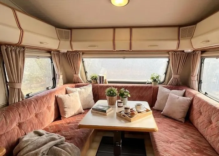 Stunning Summer Caravan In Sommaroy