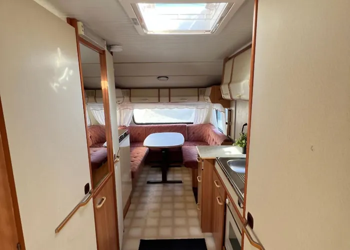 Stunning Summer Caravan In Sommaroy
