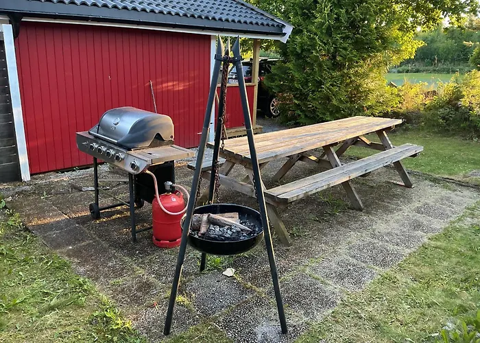 Sjarmerende Campinghytte I Skogen
